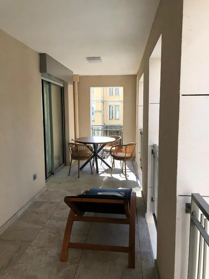 Appartement Saint Jhon à Menton France